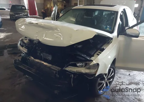 2017 Volkswagen Jetta 1.4T Se from USA, damaged, VIN 3VWDB7AJ2HM205207